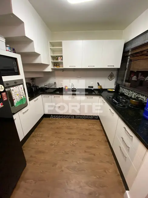 Foto 4 de Casa com 3 quartos à venda, 135m2 em Jardim Aeroporto III, Mogi Das Cruzes - SP