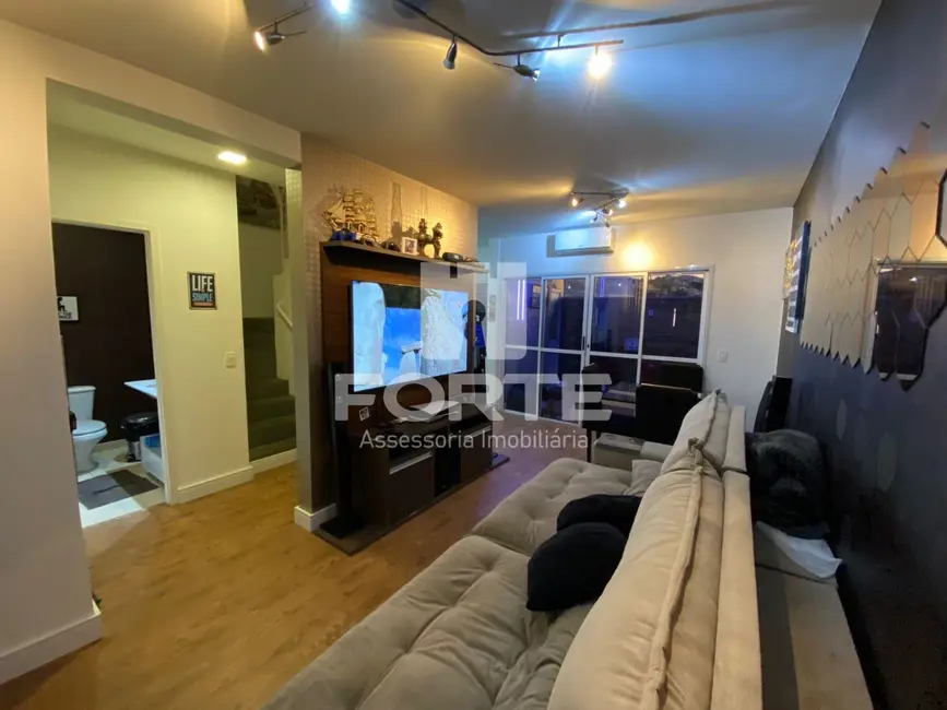 Foto 8 de Casa com 3 quartos à venda, 135m2 em Jardim Aeroporto III, Mogi Das Cruzes - SP