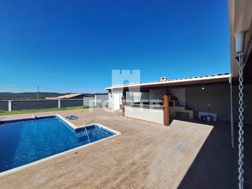 Chácara com 3 quartos à venda, 200m2 em Biritiba Ussu, Mogi Das Cruzes - SP - imagem 3 Foto 3 de Chácara com 3 quartos à venda, 200m2 em Biritiba Ussu, Mogi Das Cruzes - SP