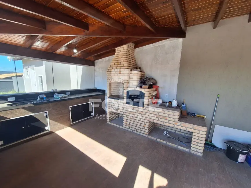 Chácara com 3 quartos à venda, 200m2 em Biritiba Ussu, Mogi Das Cruzes - SP - imagem 5 Foto 5 de Chácara com 3 quartos à venda, 200m2 em Biritiba Ussu, Mogi Das Cruzes - SP