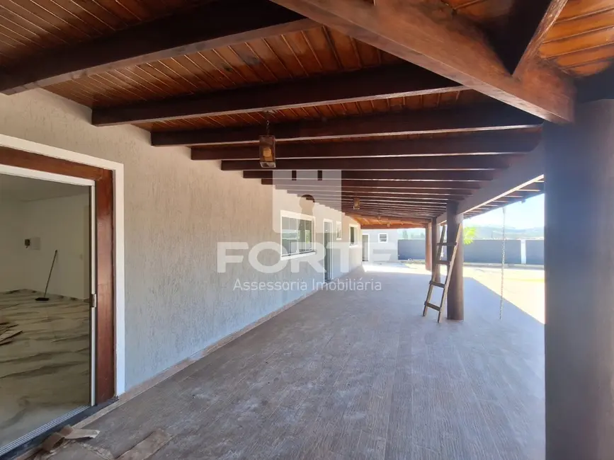 Chácara com 3 quartos à venda, 200m2 em Biritiba Ussu, Mogi Das Cruzes - SP - imagem 6 Foto 6 de Chácara com 3 quartos à venda, 200m2 em Biritiba Ussu, Mogi Das Cruzes - SP