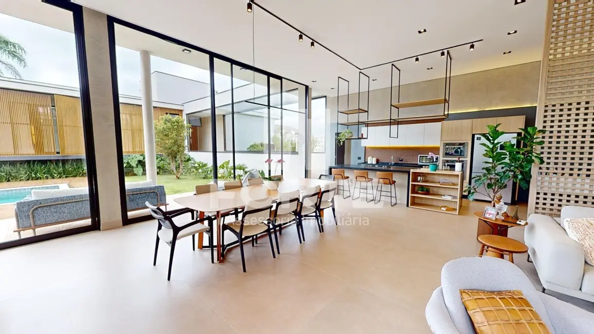 Casa com 4 quartos à venda, 1778m2 em Da Cerejeira, Jacarei - SP - imagem 1 Foto 1 de Casa com 4 quartos à venda, 1778m2 em Da Cerejeira, Jacarei - SP