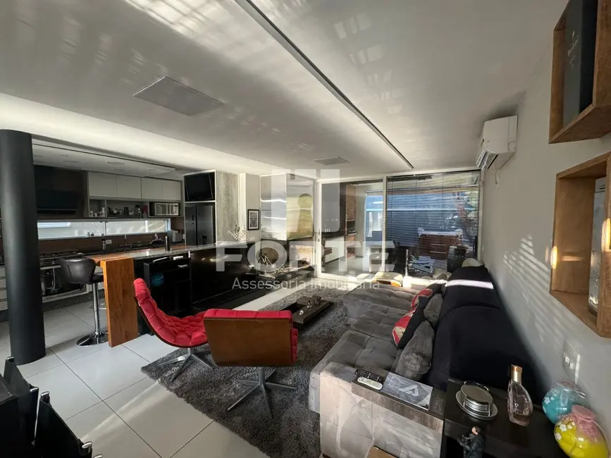 Foto 1 de Casa de Condomínio com 3 quartos à venda, 230m2 em Fazenda Rodeio, Mogi Das Cruzes - SP