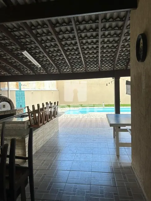 Foto 3 de Casa com 3 quartos à venda, 231m2 em Centro, Caraguatatuba - SP