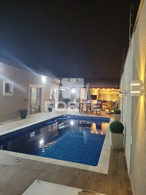 Foto 1 de Casa com 2 quartos à venda, 250m2 em Itanhaem - SP