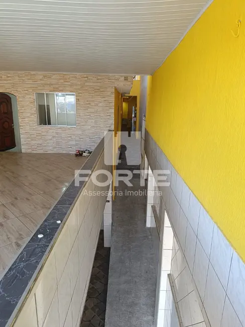 Foto 1 de Casa com 4 quartos à venda, 110m2 em Jardim Zélia, Itaquaquecetuba - SP