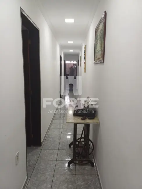 Casa com 3 quartos à venda, 300m2 em Jardim Universo, Mogi Das Cruzes - SP - imagem 5 Foto 5 de Casa com 3 quartos à venda, 300m2 em Jardim Universo, Mogi Das Cruzes - SP