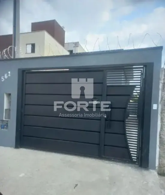 Foto 2 de Casa com 2 quartos à venda, 150m2 em Jardim Layr, Mogi Das Cruzes - SP