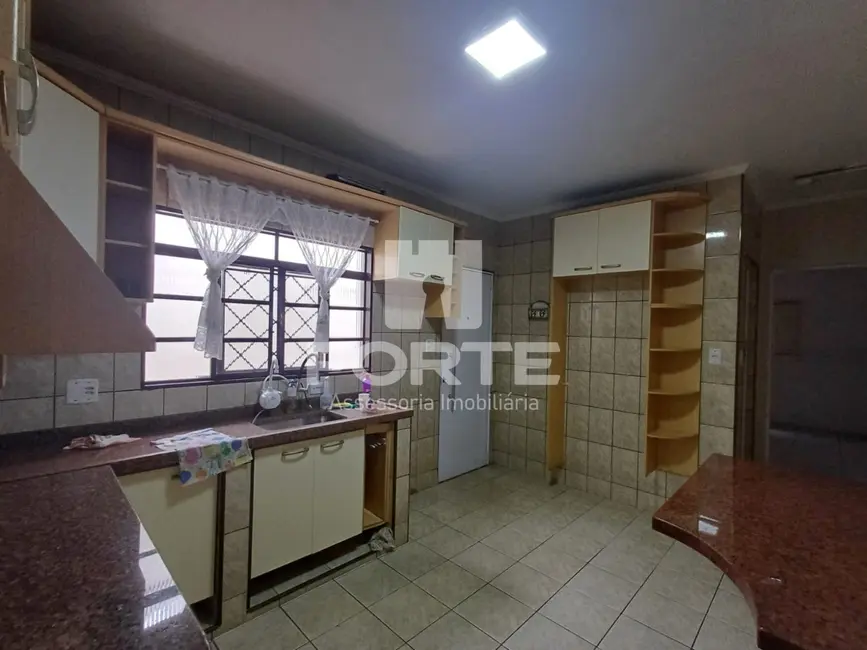 Foto 1 de Casa com 2 quartos à venda, 140m2 em Vila São Sebastião, Mogi Das Cruzes - SP