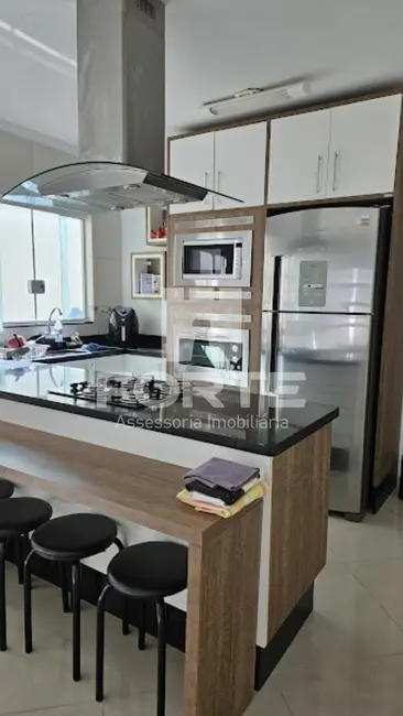 Foto 1 de Casa com 2 quartos à venda, 176m2 em Jardim das Flores, Suzano - SP