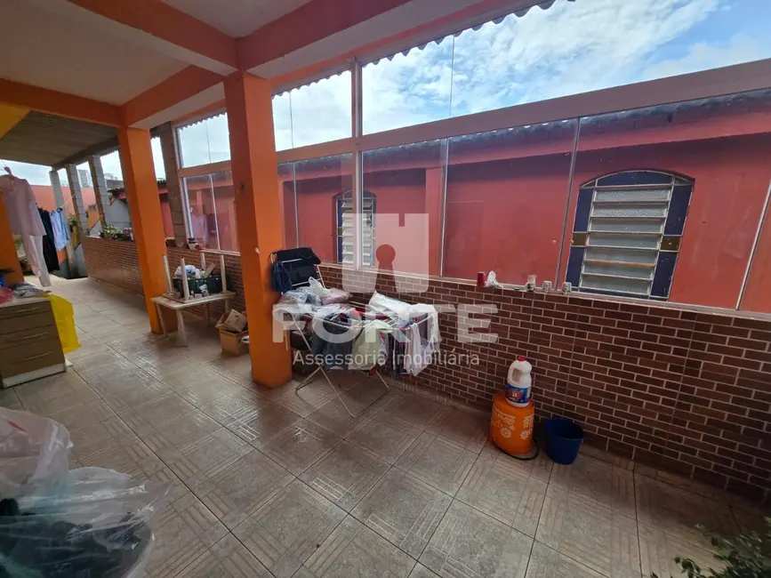 Casa com 1 quarto para alugar, 100m2 em Parque Ponte Grande, Mogi Das Cruzes - SP - imagem 6 Foto 6 de Casa com 1 quarto para alugar, 100m2 em Parque Ponte Grande, Mogi Das Cruzes - SP