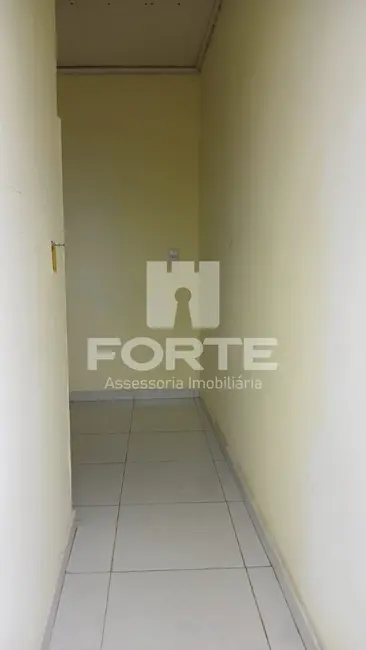 Casa com 1 quarto para alugar, 40m2 em Jardim Náutico, Mogi Das Cruzes - SP - imagem 2 Foto 2 de Casa com 1 quarto para alugar, 40m2 em Jardim Náutico, Mogi Das Cruzes - SP