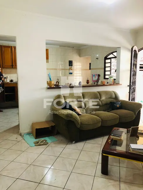 Casa com 3 quartos à venda, 250m2 em Jardim Náutico, Mogi Das Cruzes - SP - imagem 6 Foto 6 de Casa com 3 quartos à venda, 250m2 em Jardim Náutico, Mogi Das Cruzes - SP