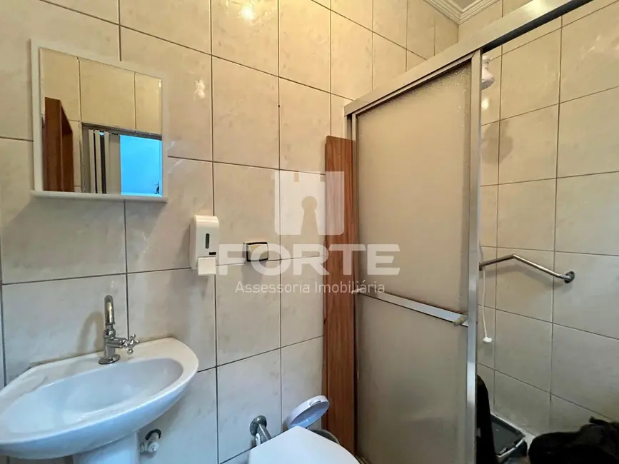 Sala Comercial para alugar, 132m2 em Centro, Mogi Das Cruzes - SP - imagem 3 Foto 3 de Sala Comercial para alugar, 132m2 em Centro, Mogi Das Cruzes - SP