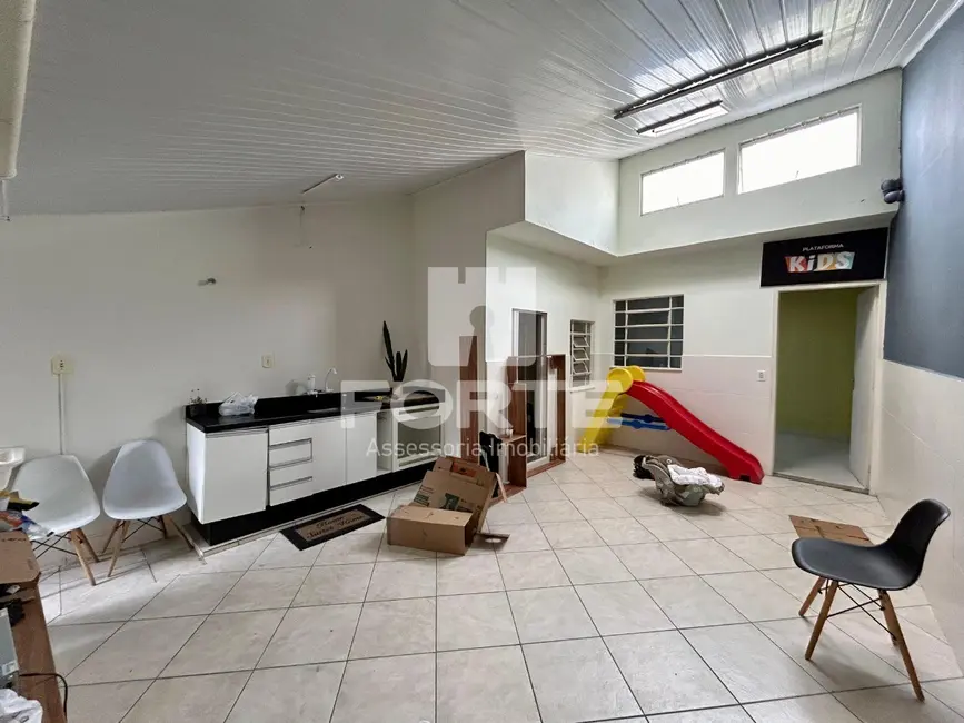 Sala Comercial para alugar, 132m2 em Centro, Mogi Das Cruzes - SP - imagem 5 Foto 5 de Sala Comercial para alugar, 132m2 em Centro, Mogi Das Cruzes - SP