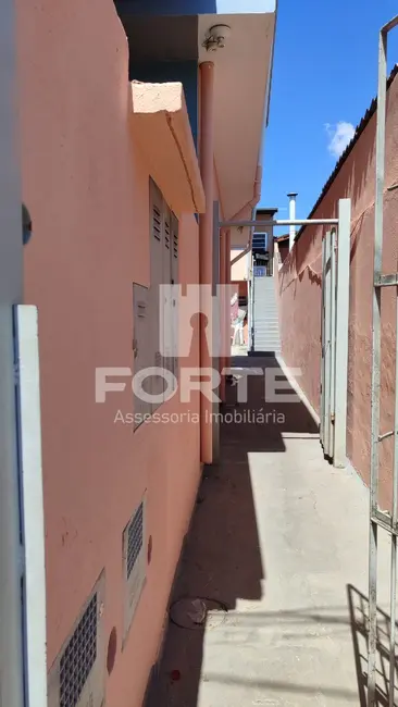 Foto 3 de Casa com 2 quartos à venda, 420m2 em Jardim Layr, Mogi Das Cruzes - SP