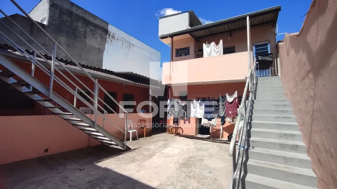 Foto 4 de Casa com 2 quartos à venda, 420m2 em Jardim Layr, Mogi Das Cruzes - SP