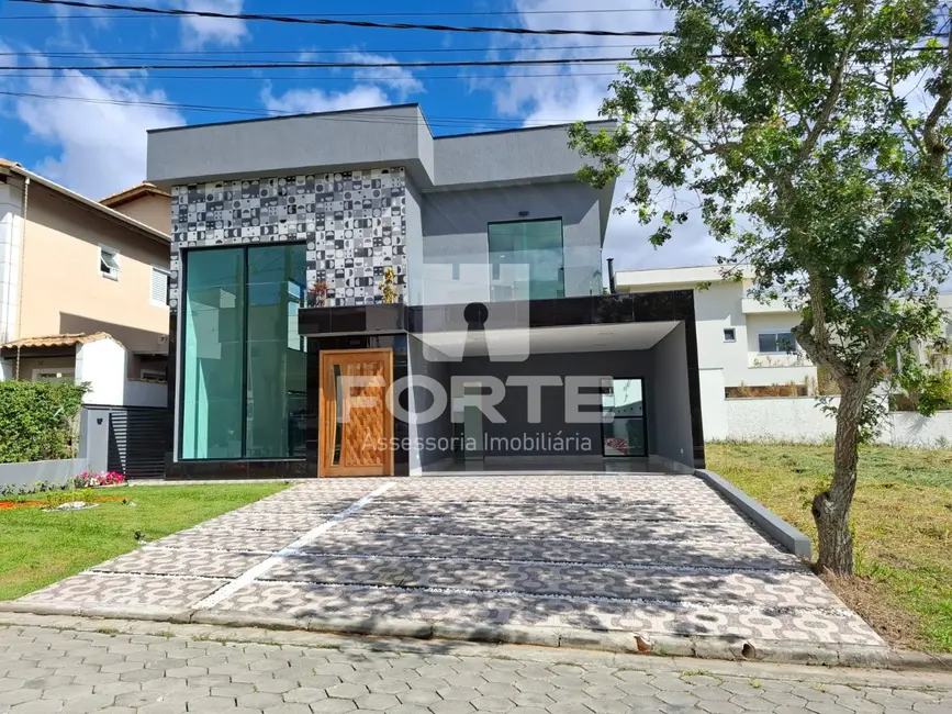 Foto 1 de Casa de Condomínio com 3 quartos à venda, 300m2 em Botujuru, Mogi Das Cruzes - SP