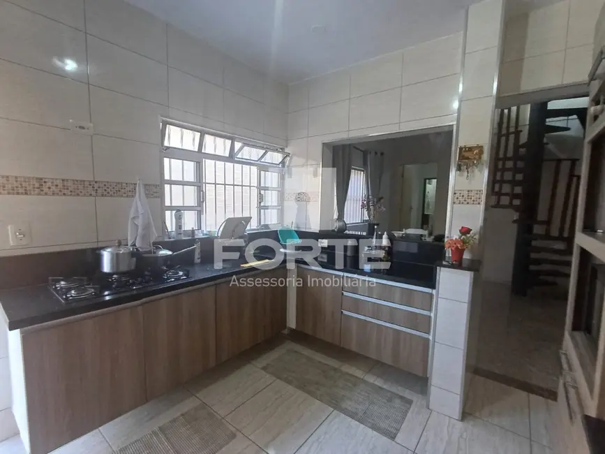 Foto 1 de Casa com 3 quartos à venda, 210m2 em Vila Pomar, Mogi Das Cruzes - SP