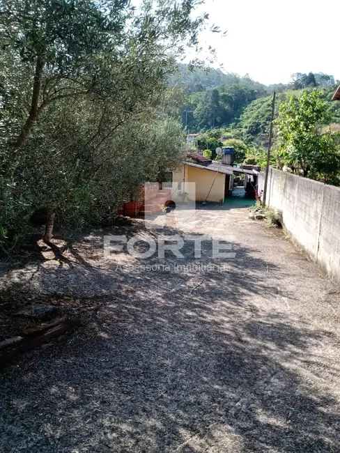 Chácara com 3 quartos à venda, 250m2 em Jardim Aracy, Mogi Das Cruzes - SP - imagem 3 Foto 3 de Chácara com 3 quartos à venda, 250m2 em Jardim Aracy, Mogi Das Cruzes - SP