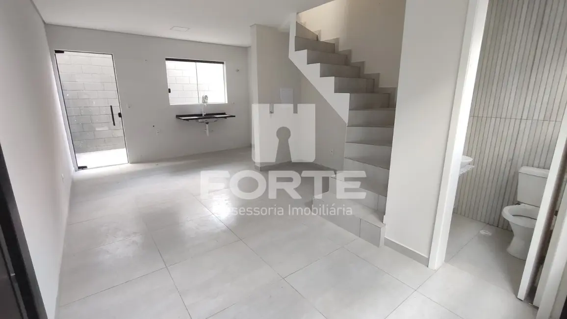 Foto 1 de Casa de Condomínio com 2 quartos para alugar, 67m2 em Vila São Paulo, Mogi Das Cruzes - SP