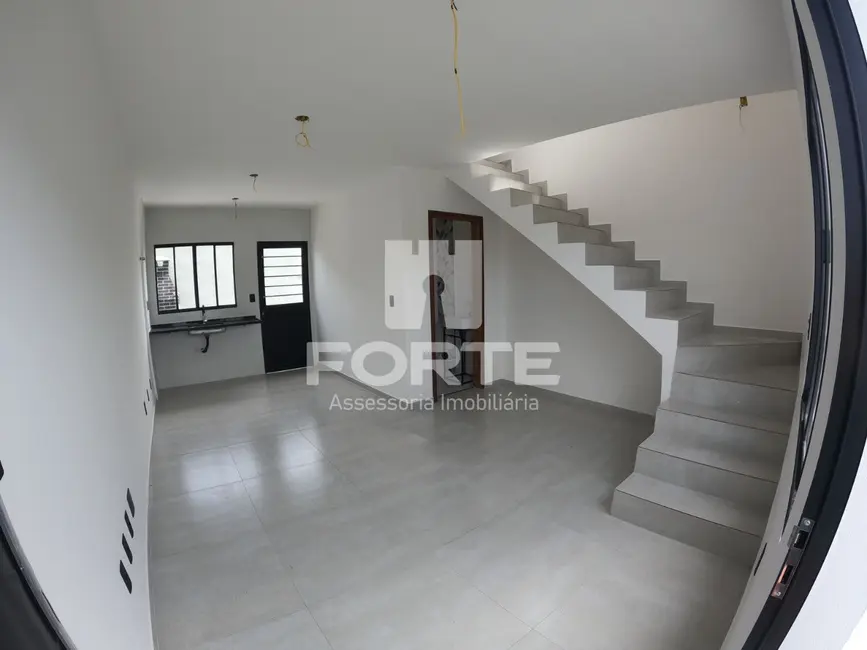 Foto 1 de Casa de Condomínio com 2 quartos à venda e para alugar, 65m2 em Vila São Paulo, Mogi Das Cruzes - SP