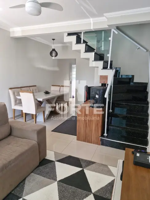 Foto 1 de Casa com 2 quartos à venda, 96m2 em Jardim Santos Dumont I, Mogi Das Cruzes - SP