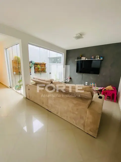Foto 1 de Casa com 3 quartos à venda, 210m2 em Vila Nova Cintra, Mogi Das Cruzes - SP