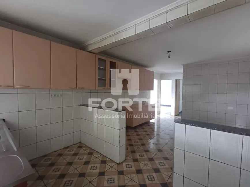 Foto 4 de Casa com 2 quartos para alugar, 120m2 em Vila Cecília, Mogi Das Cruzes - SP