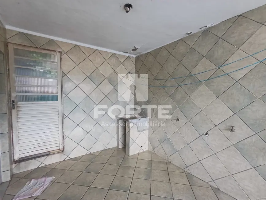 Foto 3 de Casa com 2 quartos para alugar, 120m2 em Vila Cecília, Mogi Das Cruzes - SP