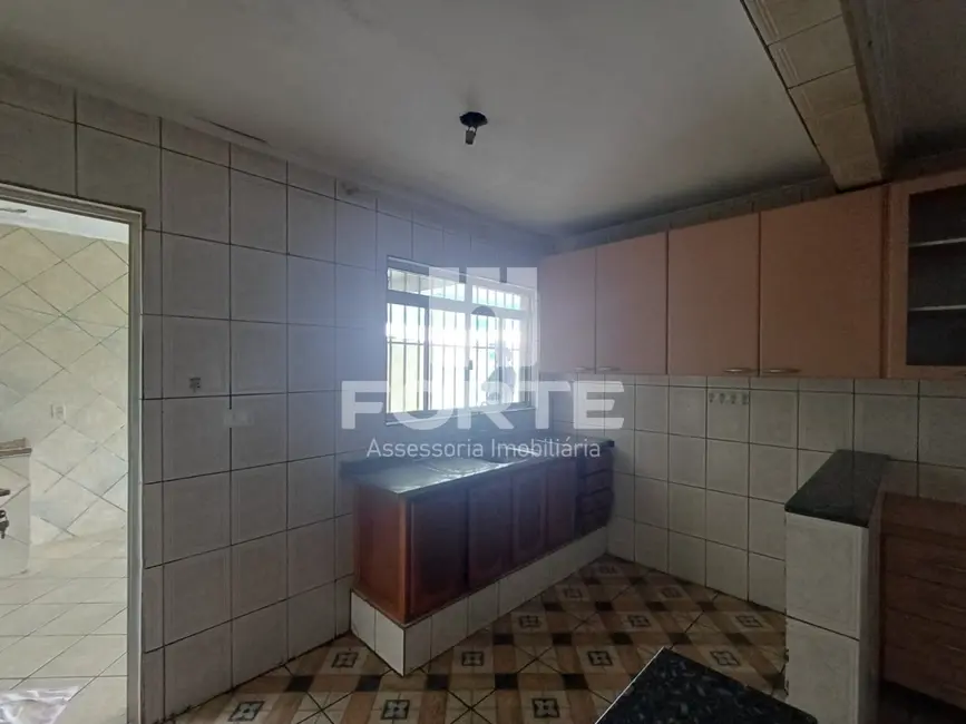 Foto 6 de Casa com 2 quartos para alugar, 120m2 em Vila Cecília, Mogi Das Cruzes - SP