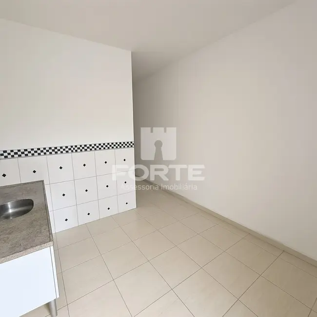Casa com 1 quarto para alugar, 25m2 em Jardim Planalto, Mogi Das Cruzes - SP - imagem 4 Foto 4 de Casa com 1 quarto para alugar, 25m2 em Jardim Planalto, Mogi Das Cruzes - SP