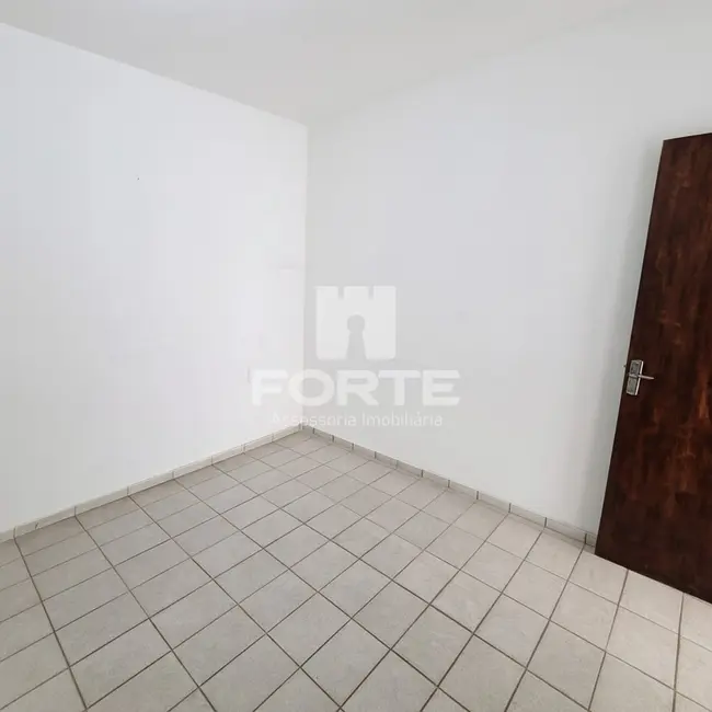 Casa com 1 quarto para alugar, 25m2 em Jardim Planalto, Mogi Das Cruzes - SP - imagem 2 Foto 2 de Casa com 1 quarto para alugar, 25m2 em Jardim Planalto, Mogi Das Cruzes - SP