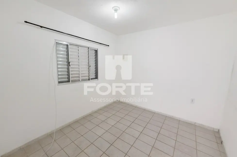 Casa com 1 quarto para alugar, 25m2 em Jardim Planalto, Mogi Das Cruzes - SP - imagem 6 Foto 6 de Casa com 1 quarto para alugar, 25m2 em Jardim Planalto, Mogi Das Cruzes - SP