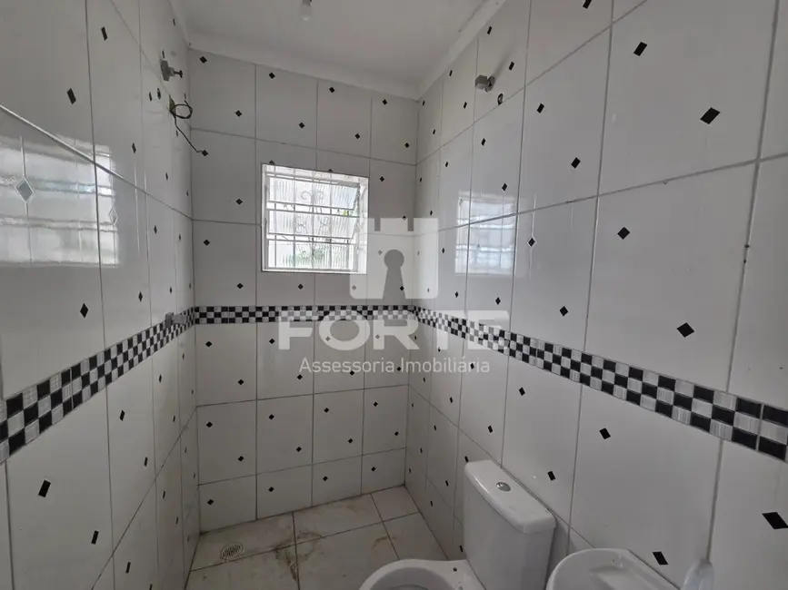 Casa com 1 quarto para alugar, 25m2 em Jardim Planalto, Mogi Das Cruzes - SP - imagem 5 Foto 5 de Casa com 1 quarto para alugar, 25m2 em Jardim Planalto, Mogi Das Cruzes - SP