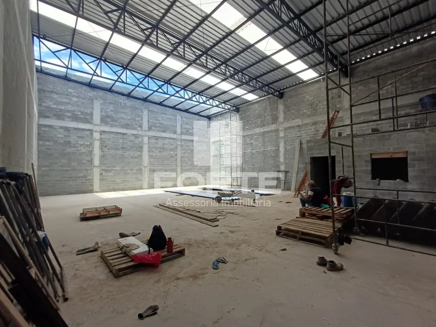 Foto 1 de Armazém / Galpão para alugar, 300m2 em Jardim Ponte Grande, Mogi Das Cruzes - SP