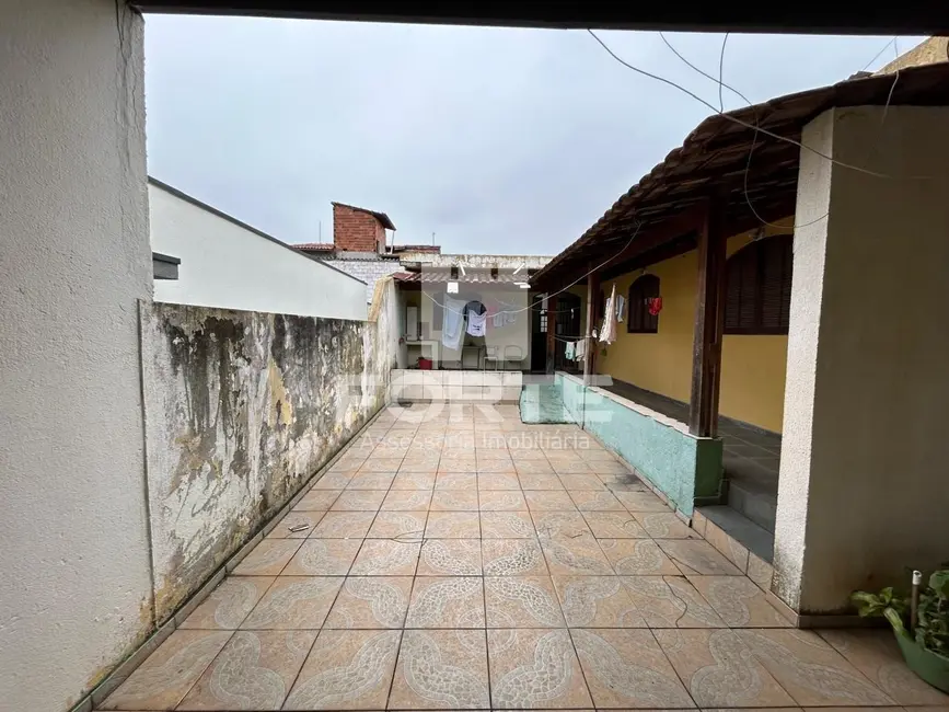 Foto 1 de Casa com 3 quartos à venda, 118m2 em Conjunto Habitacional Brás Cubas, Mogi Das Cruzes - SP