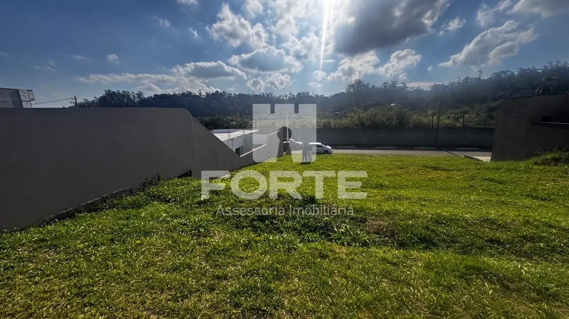 Foto 1 de Terreno / Lote à venda, 300m2 em Sabaúna, Mogi Das Cruzes - SP