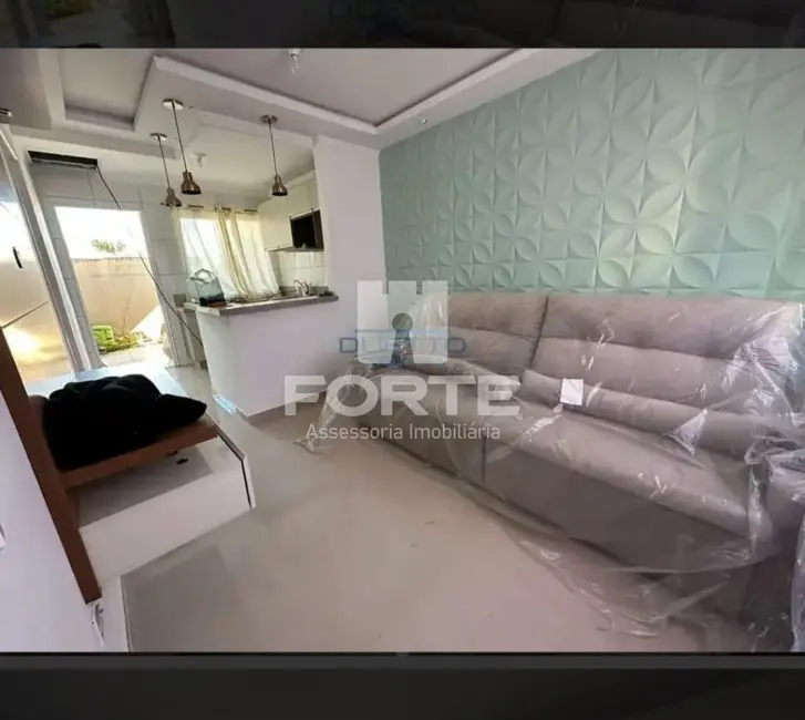 Foto 1 de Casa com 1 quarto à venda, 60m2 em Jardim Layr, Mogi Das Cruzes - SP