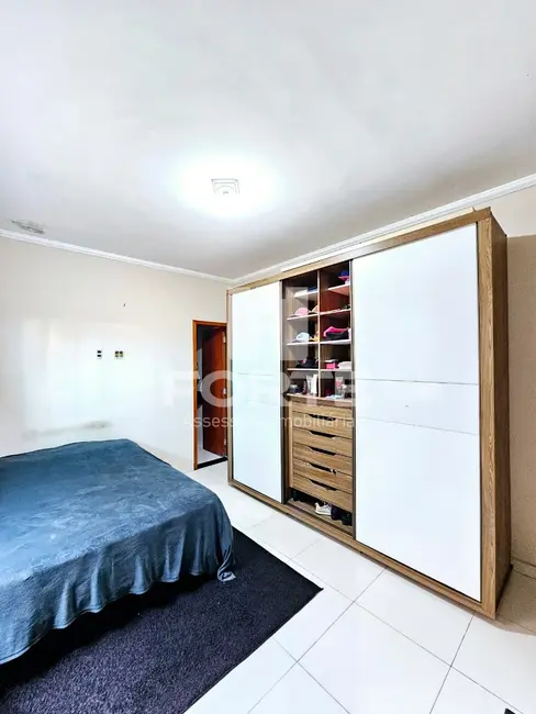 Foto 3 de Casa com 2 quartos à venda, 150m2 em Jardim Layr, Mogi Das Cruzes - SP