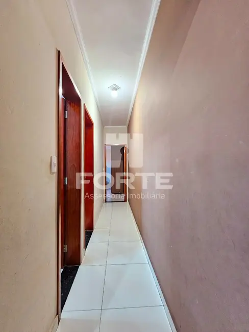 Foto 2 de Casa com 2 quartos à venda, 150m2 em Jardim Layr, Mogi Das Cruzes - SP