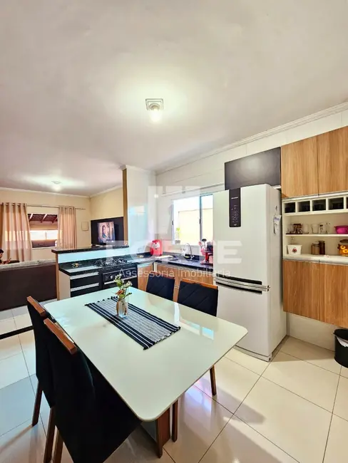 Foto 1 de Casa com 2 quartos à venda, 150m2 em Jardim Layr, Mogi Das Cruzes - SP