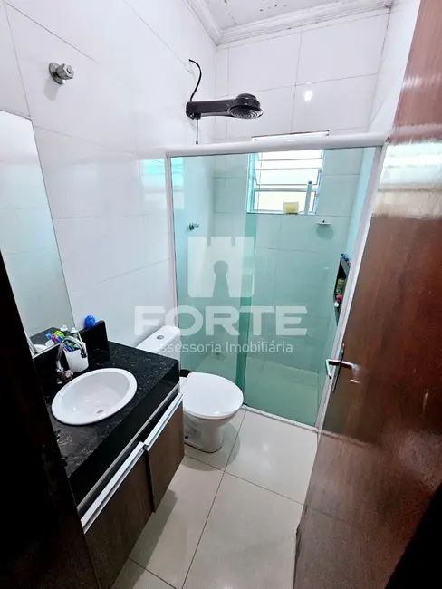 Foto 6 de Casa com 2 quartos à venda, 150m2 em Jardim Layr, Mogi Das Cruzes - SP