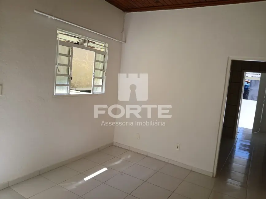 Casa com 1 quarto para alugar, 59m2 em Centro, Mogi Das Cruzes - SP - imagem 3 Foto 3 de Casa com 1 quarto para alugar, 59m2 em Centro, Mogi Das Cruzes - SP