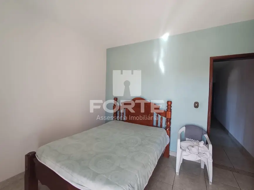 Casa com 2 quartos para alugar, 185m2 em Jardim Santa Teresa, Mogi Das Cruzes - SP - imagem 2 Foto 2 de Casa com 2 quartos para alugar, 185m2 em Jardim Santa Teresa, Mogi Das Cruzes - SP