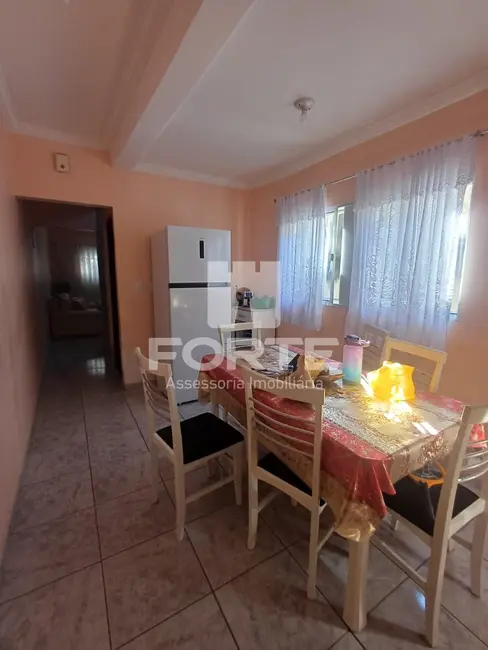 Casa com 2 quartos para alugar, 185m2 em Jardim Santa Teresa, Mogi Das Cruzes - SP - imagem 1 Foto 1 de Casa com 2 quartos para alugar, 185m2 em Jardim Santa Teresa, Mogi Das Cruzes - SP
