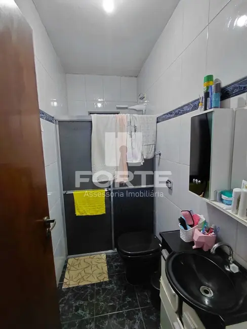Casa com 2 quartos à venda, 200m2 em Foch II, Pouso Alegre - MG - imagem 4 Foto 4 de Casa com 2 quartos à venda, 200m2 em Foch II, Pouso Alegre - MG