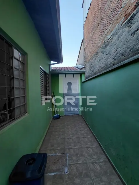 Casa com 2 quartos à venda, 200m2 em Foch II, Pouso Alegre - MG - imagem 3 Foto 3 de Casa com 2 quartos à venda, 200m2 em Foch II, Pouso Alegre - MG