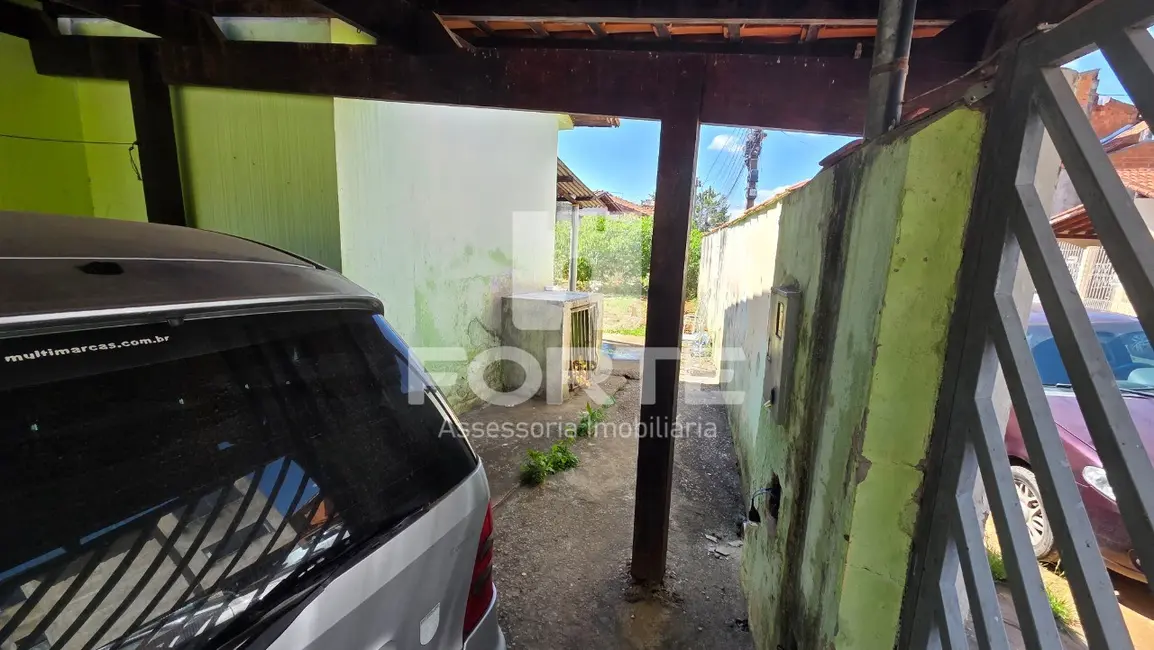 Foto 2 de Casa com 2 quartos à venda, 550m2 em Francisca Augusta Rios, Pouso Alegre - MG