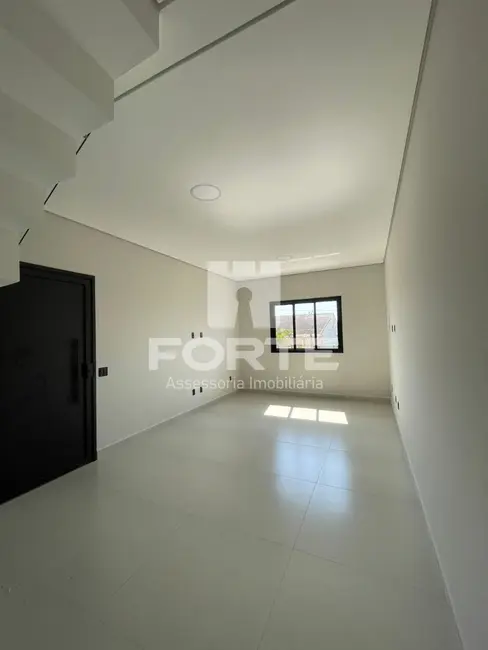 Casa com 3 quartos à venda, 150m2 em Jardim Universo, Mogi Das Cruzes - SP - imagem 2 Foto 2 de Casa com 3 quartos à venda, 150m2 em Jardim Universo, Mogi Das Cruzes - SP